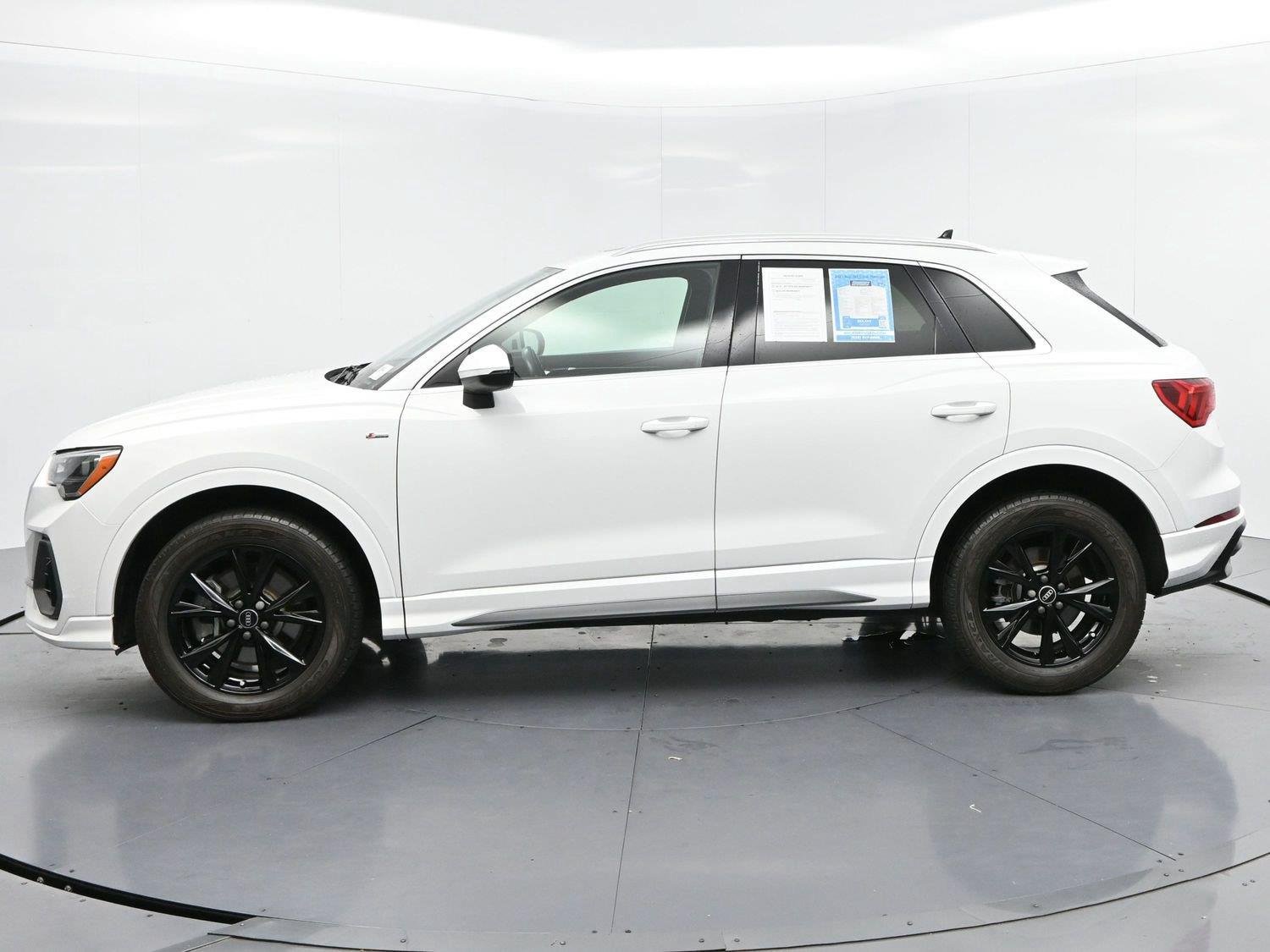 Used 2021 Audi Q3 2.0T Premium w/ Convenience Package AWD/4WD image 4