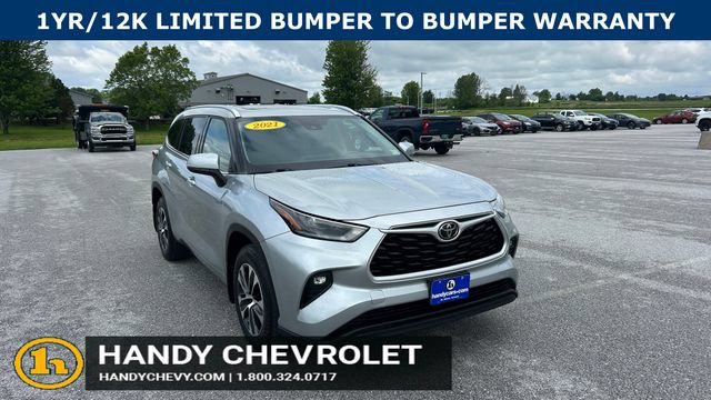 Used 2021 Toyota Highlander XLE AWD/4WD image 1