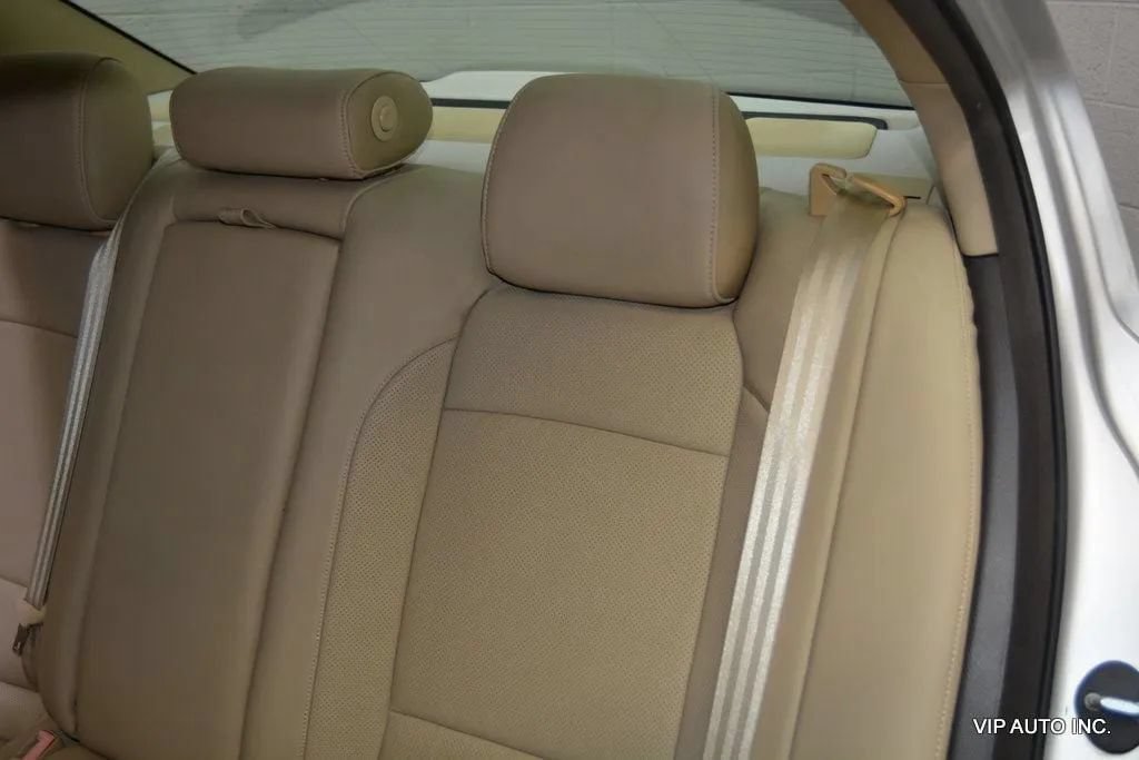 Used 2010 Hyundai Genesis 4.6 RWD image 21