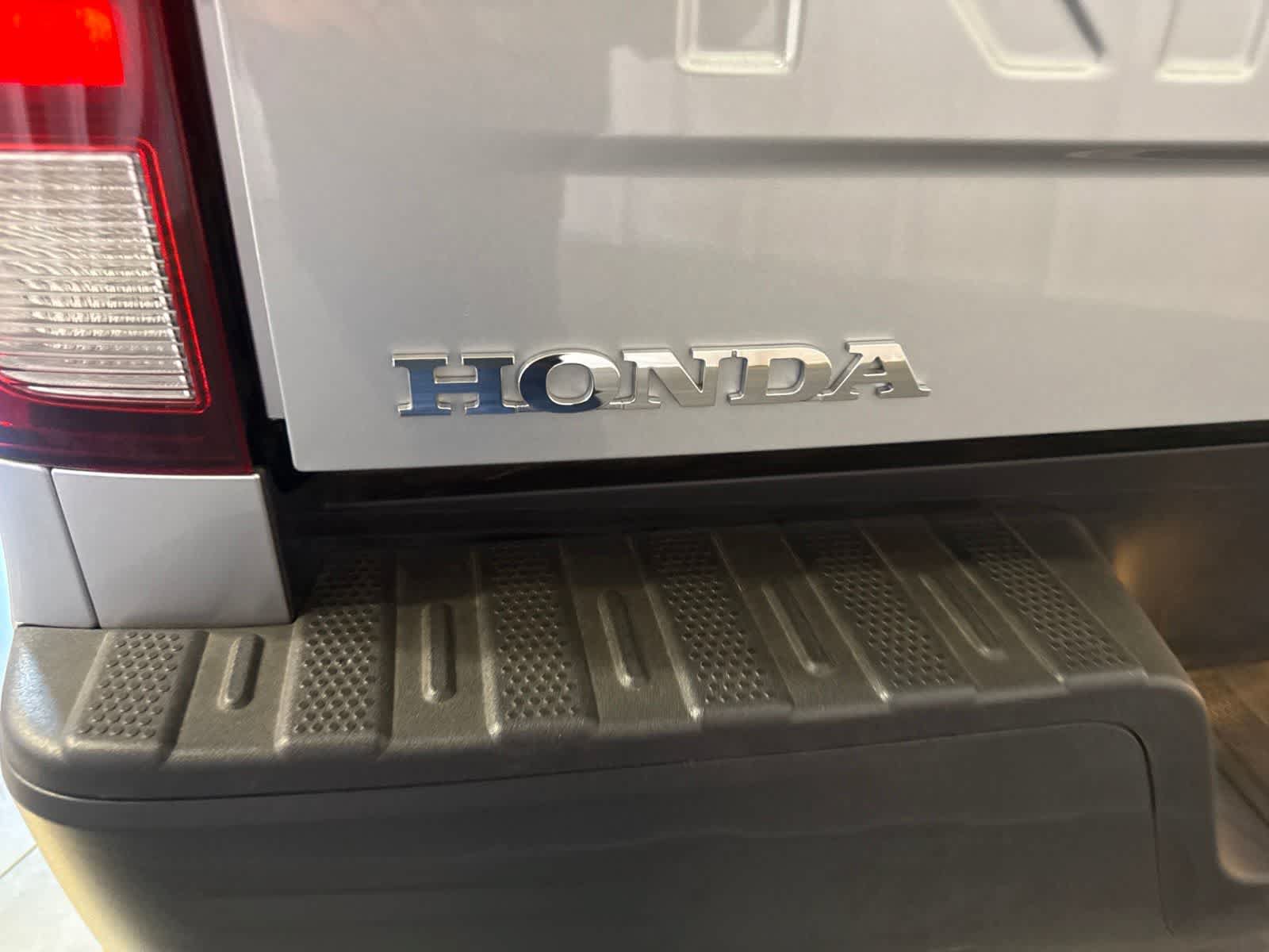 Used 2025 Honda Ridgeline RTL image 11