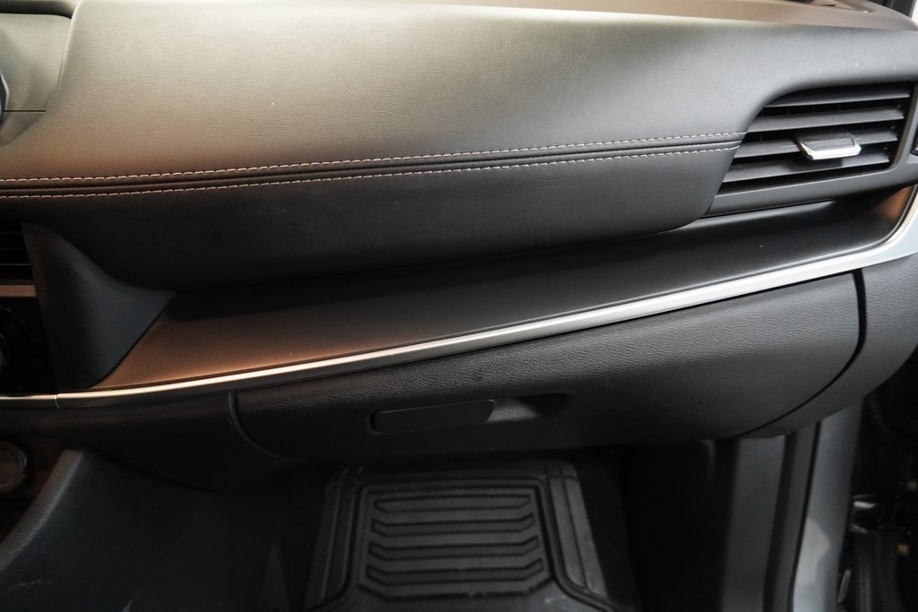 Used 2023 Nissan Rogue S image 33