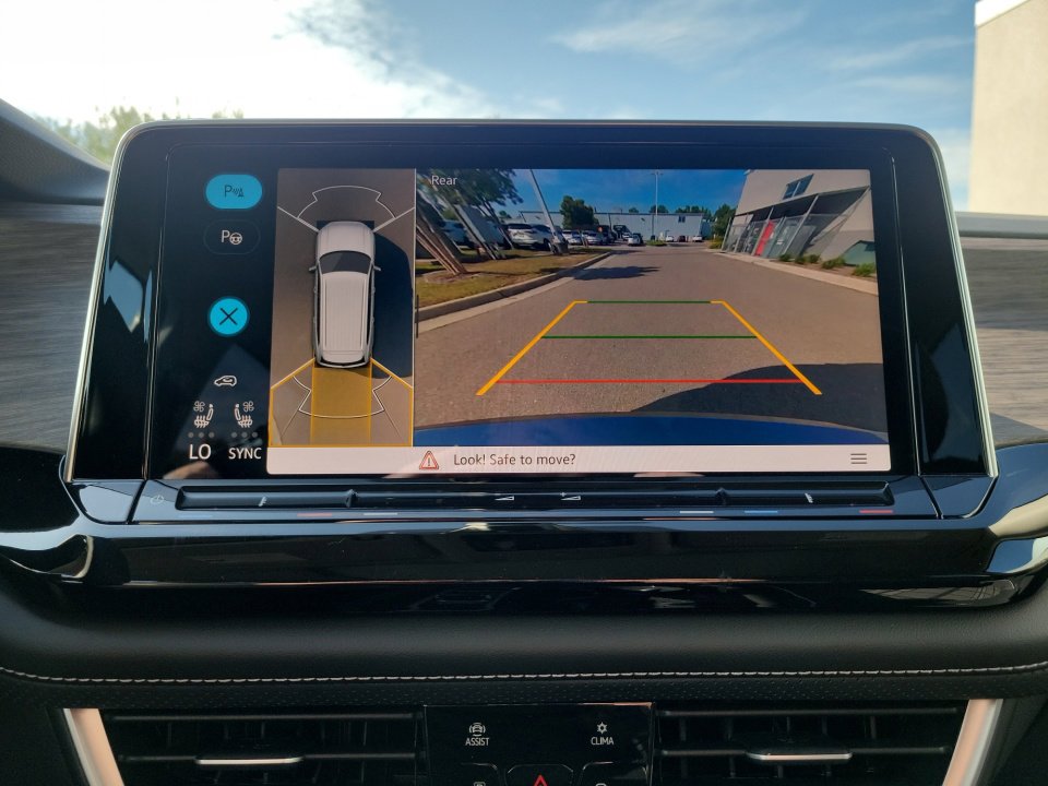 New 2025 Volkswagen Atlas SEL Premium R-Line image 19