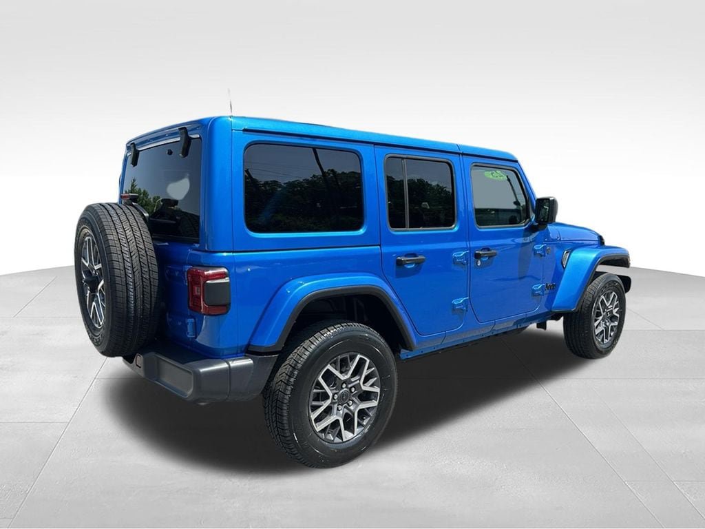 Used 2025 Jeep Wrangler Unlimited Sahara AWD/4WD image 7