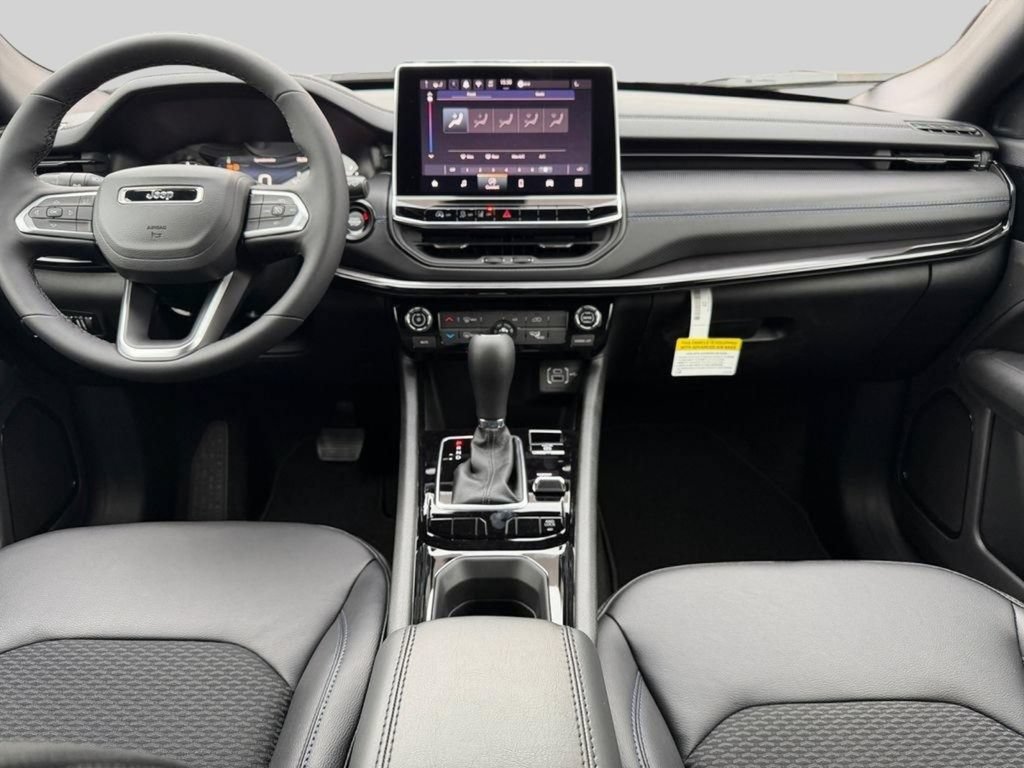 New 2026 Jeep Compass Latitude AWD/4WD image 10