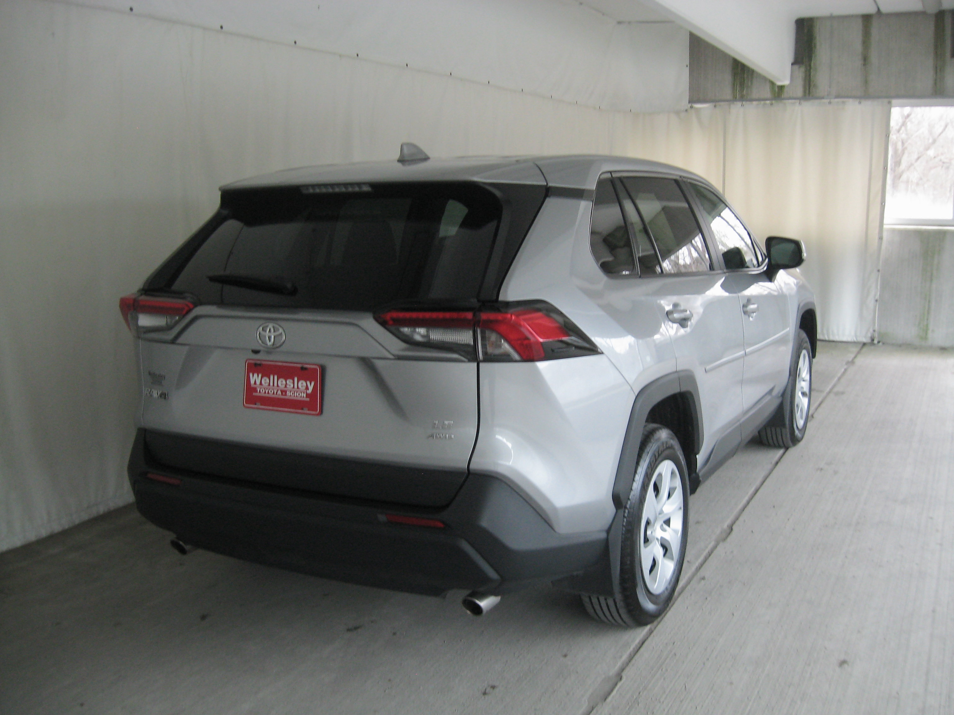 Used 2024 Toyota RAV4 LE image 6