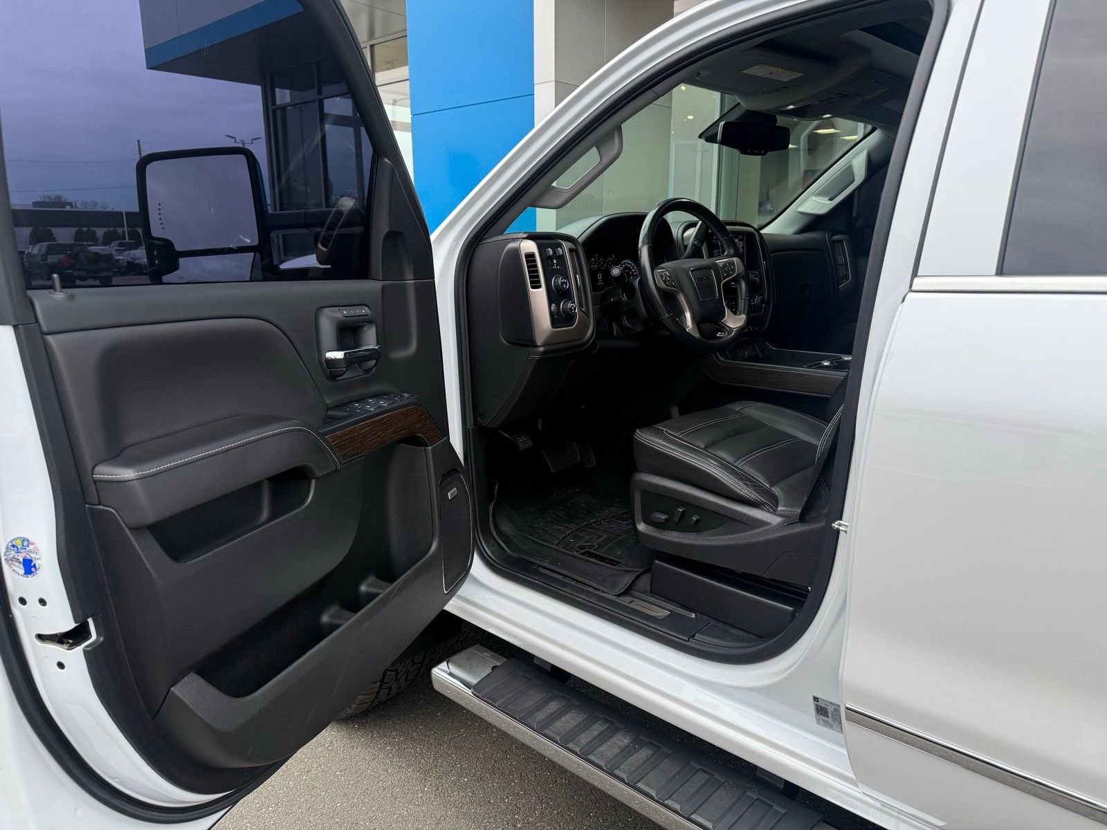 Used 2019 GMC Sierra 2500 Denali w/ Duramax Plus Package image 23