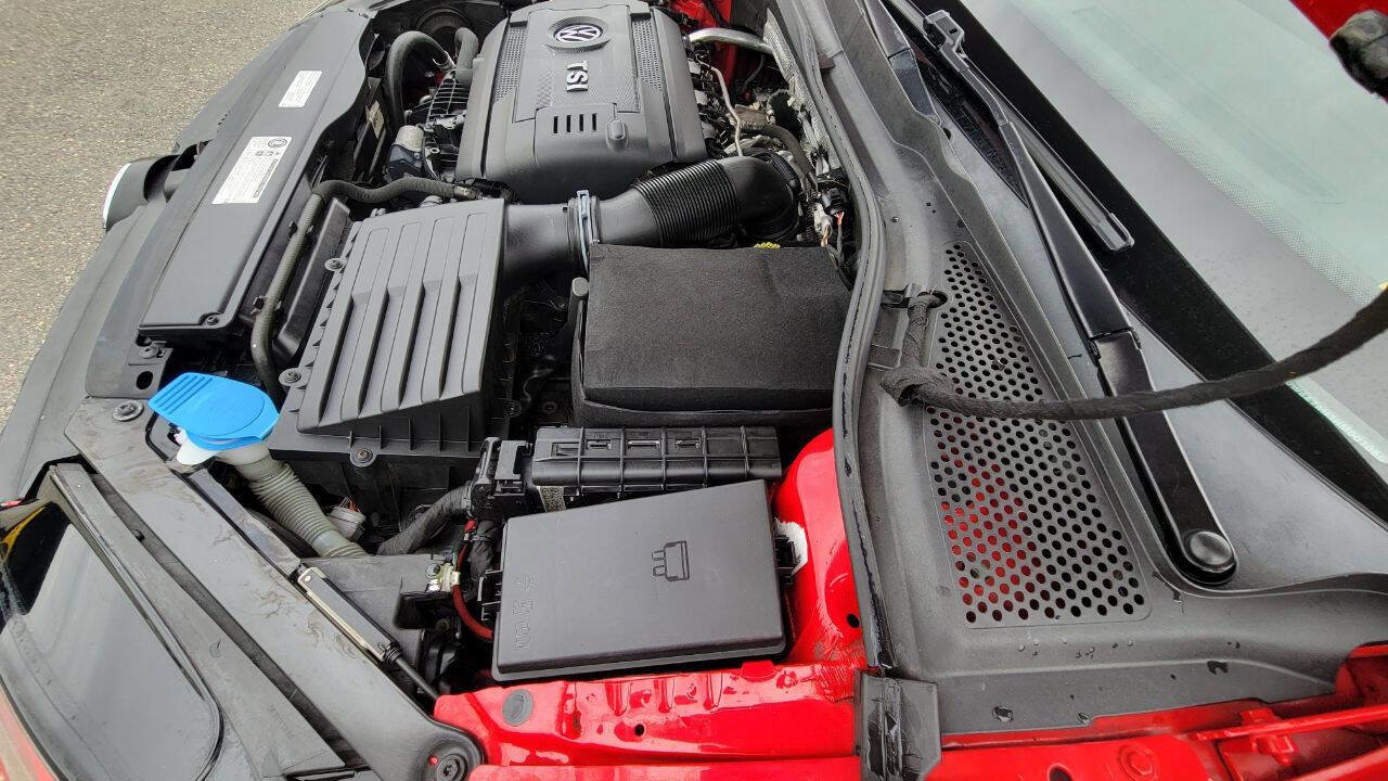 Used 2017 Volkswagen GTI Sport image 32