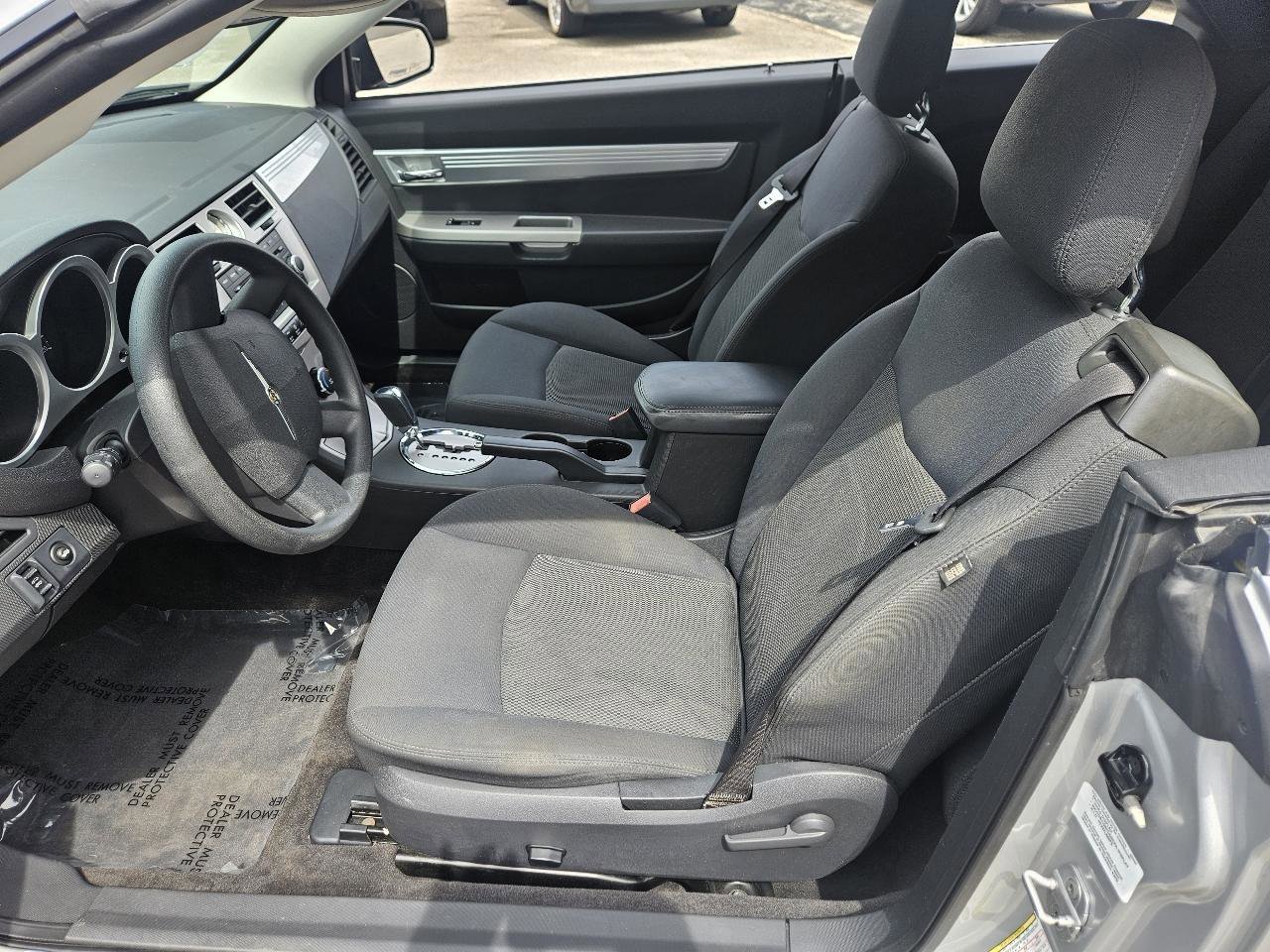 Used 2010 Chrysler Sebring Touring FWD image 9