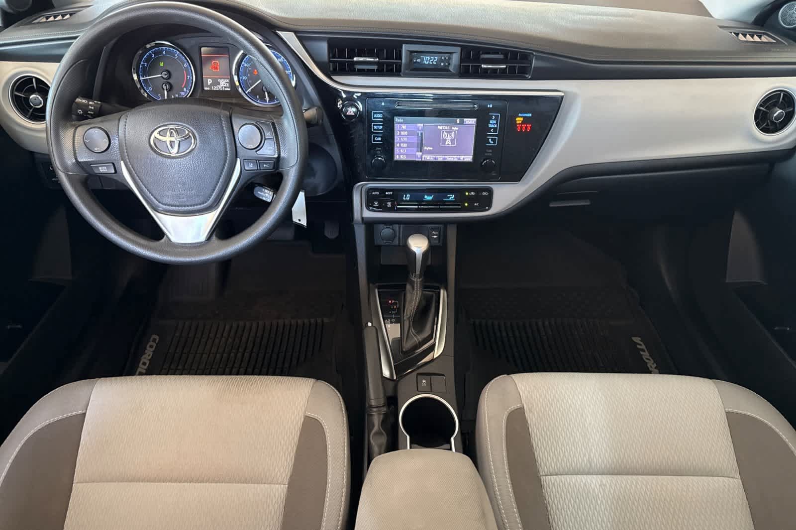 Used 2018 Toyota Corolla LE FWD image 13