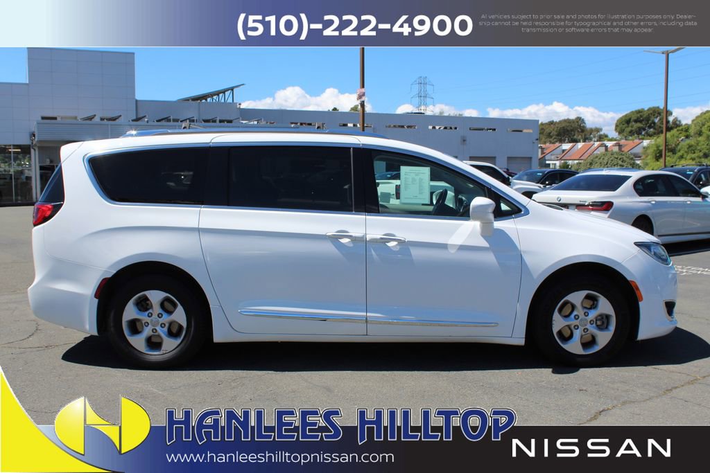 Used 2018 Chrysler Pacifica Touring-L image 6