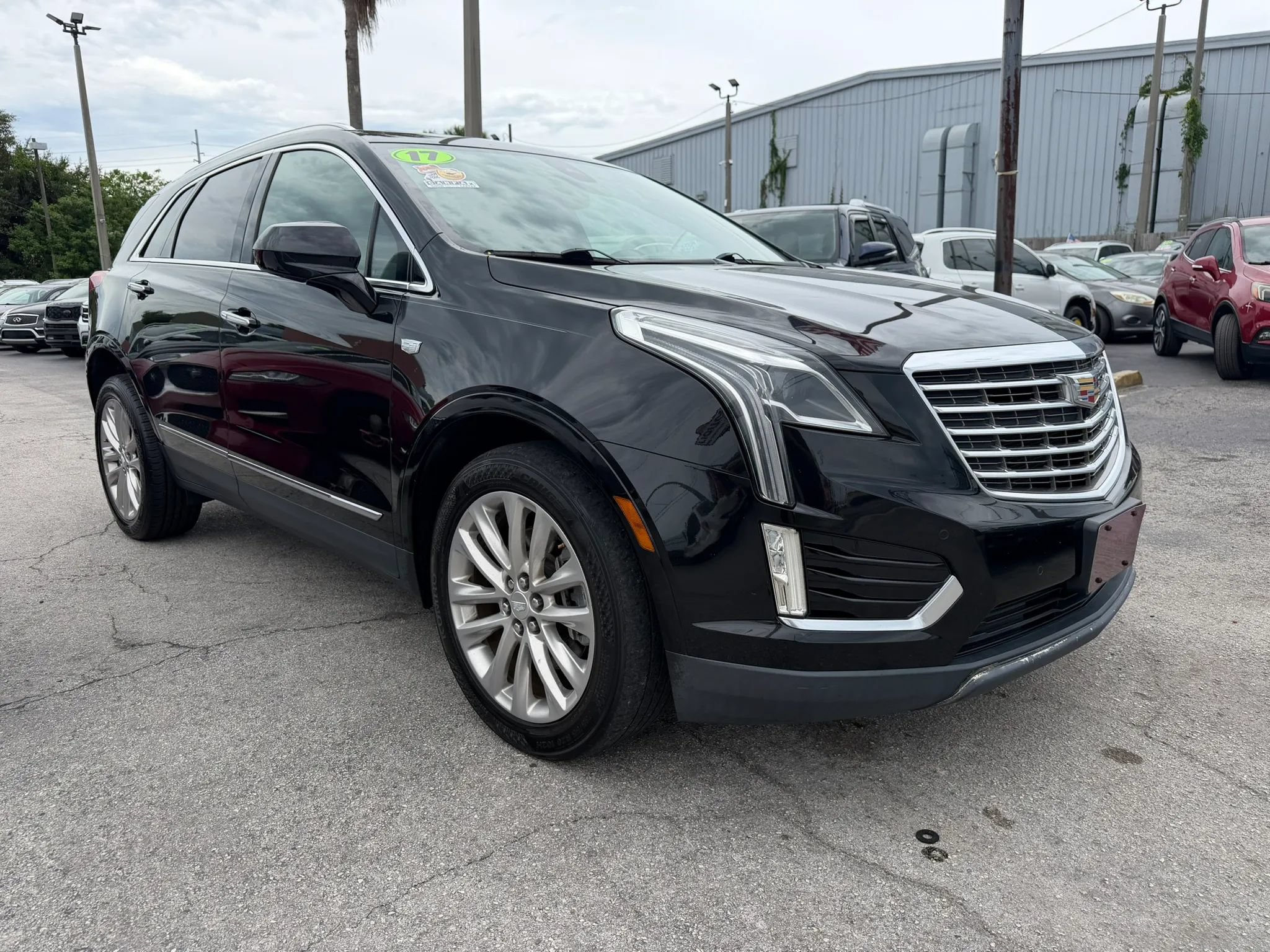 Used 2017 Cadillac XT5 Platinum AWD/4WD image 3