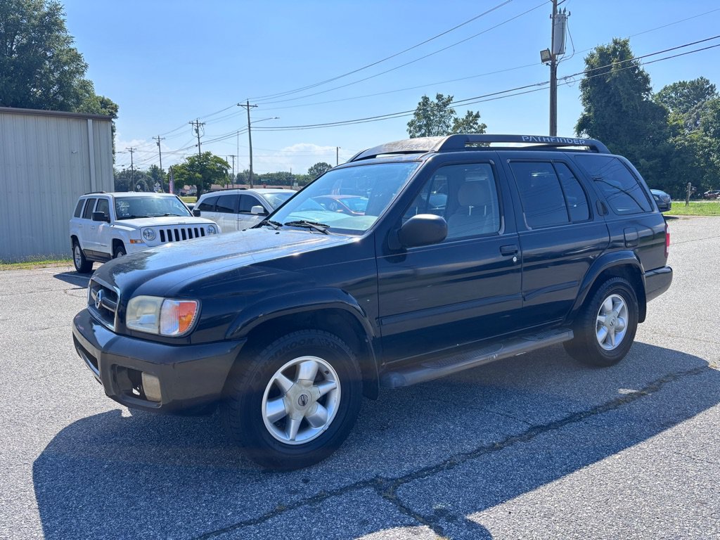 Used 2002 Nissan Pathfinder SE RWD image 3