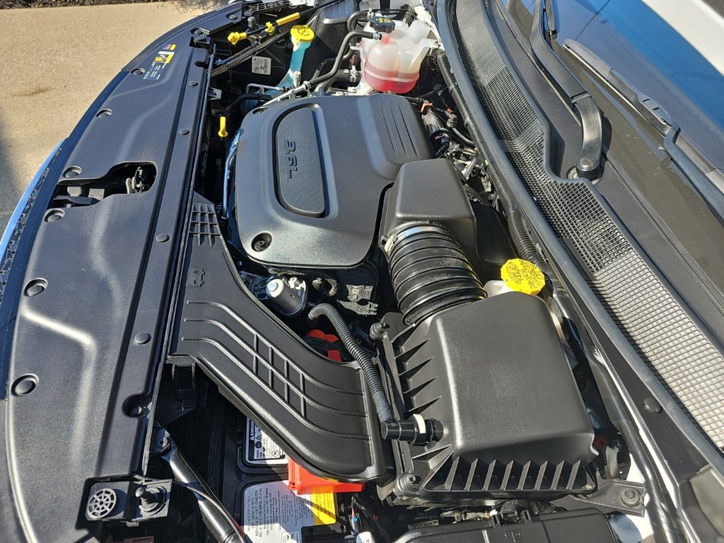 Certified 2026 Chrysler Pacifica Select FWD image 36