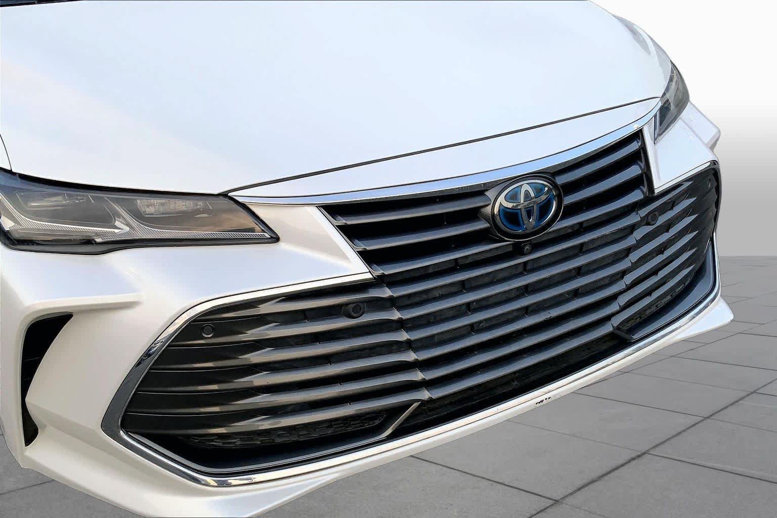 Used 2020 Toyota Avalon Limited w/ Advanced Safety Package FWD image 30