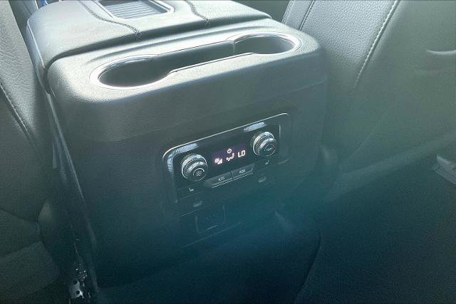 Used 2021 GMC Yukon Denali w/ Denali Premium Package image 10