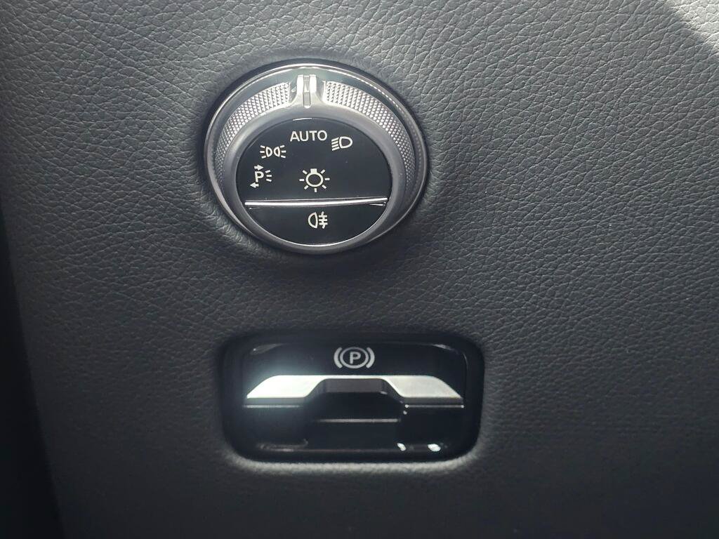 New 2026 Mercedes-Benz GLC 300 4MATIC image 37
