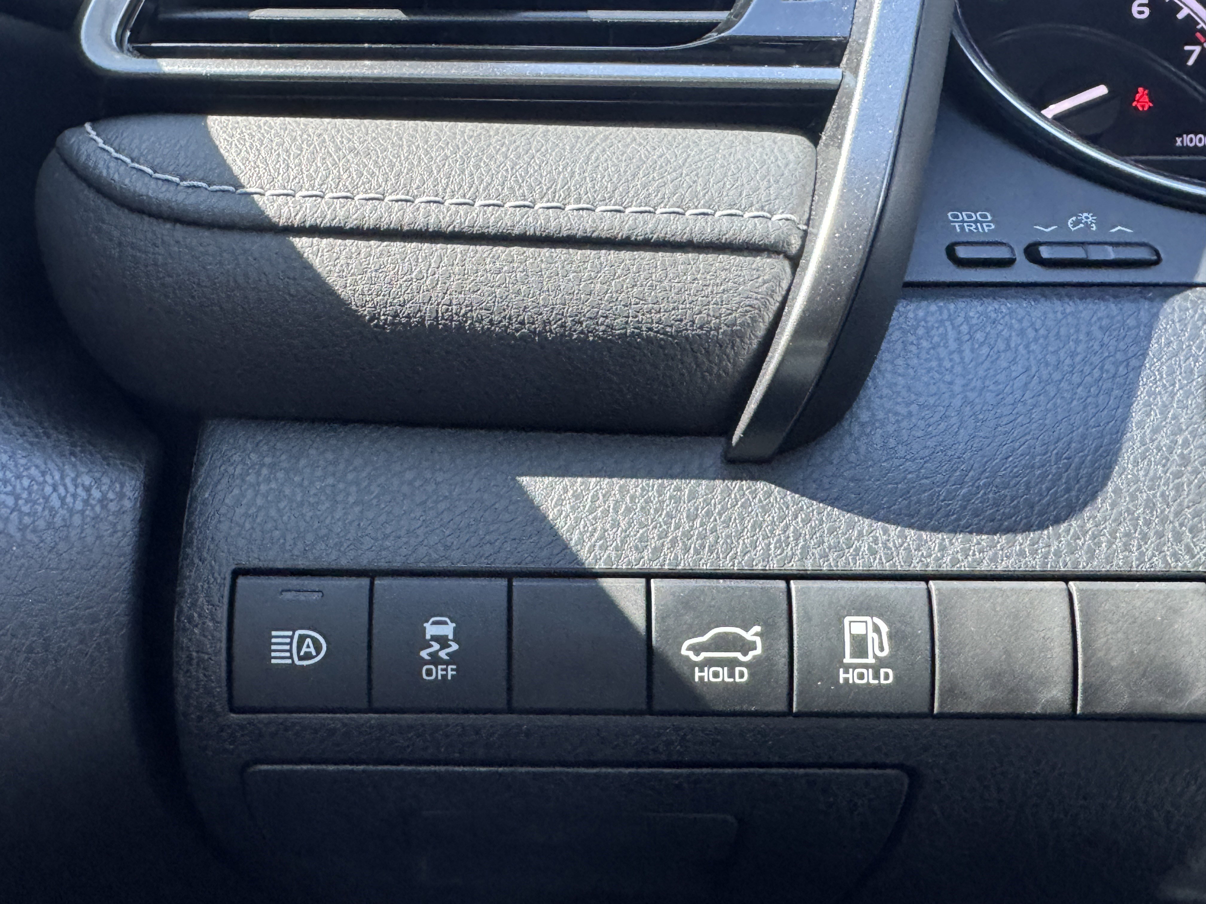 Used 2020 Toyota Camry SE w/ Audio Package image 32