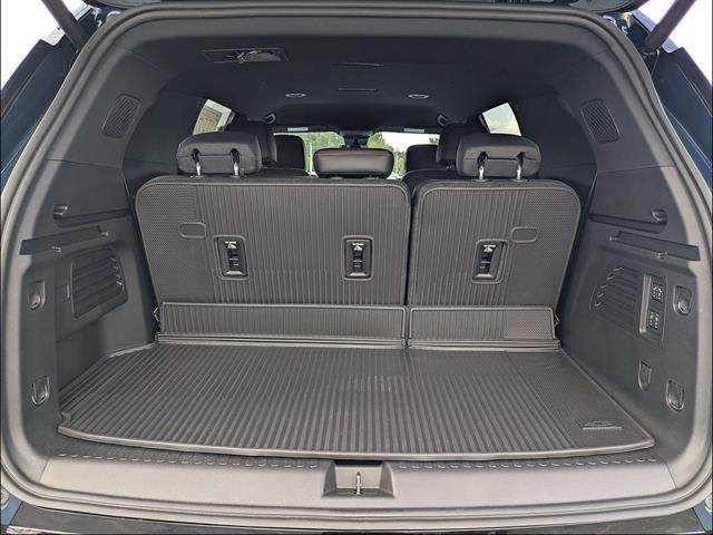 New 2027 Chevrolet Traverse RS w/ LPO, Floor Liner Package FWD image 14