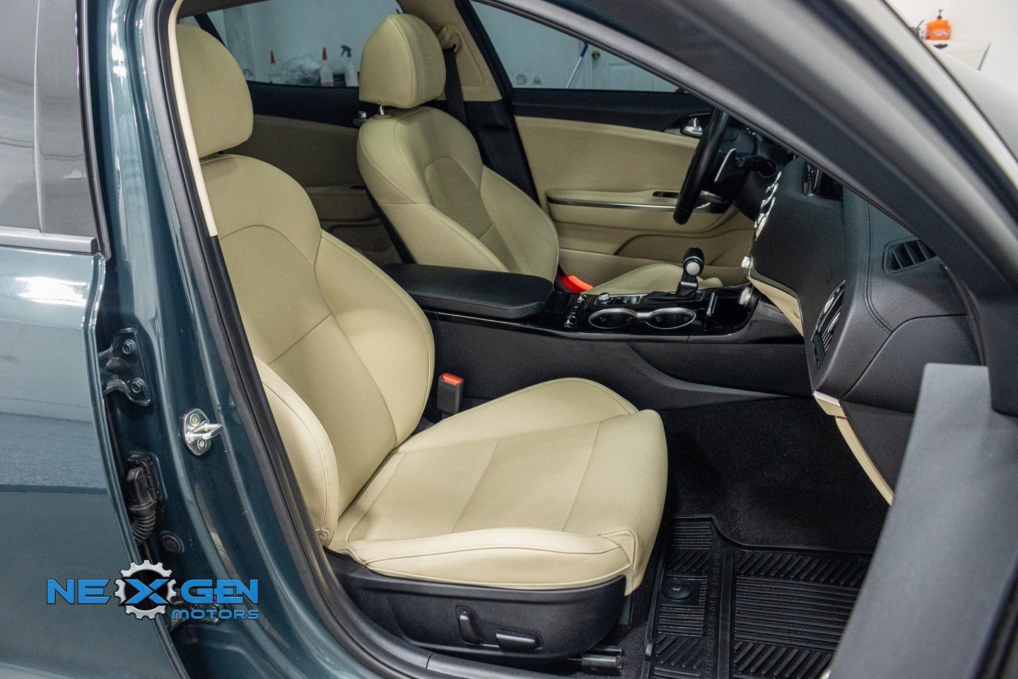 Used 2023 Kia Stinger GT-Line w/ Sun & Sound Package image 38