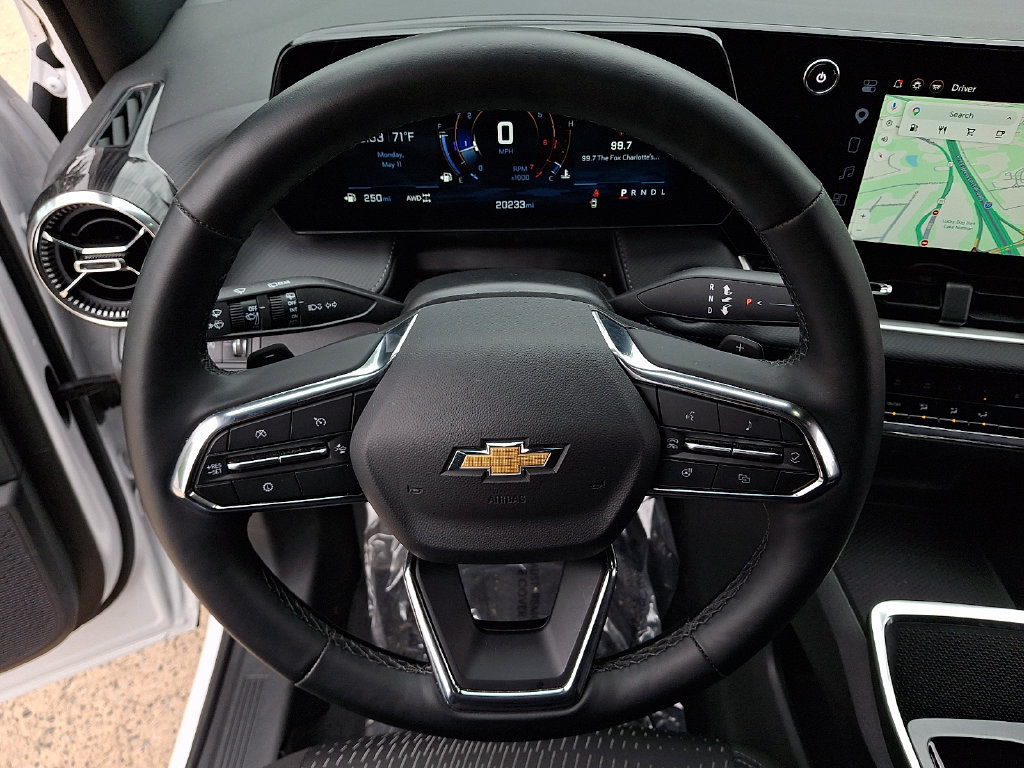 Used 2025 Chevrolet Equinox LT AWD/4WD image 19