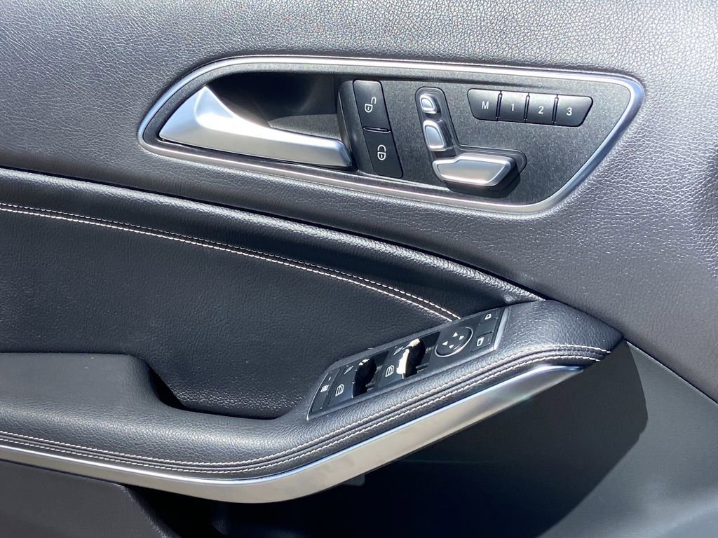 Used 2018 Mercedes-Benz GLA 250 4MATIC w/ Convenience Package image 17