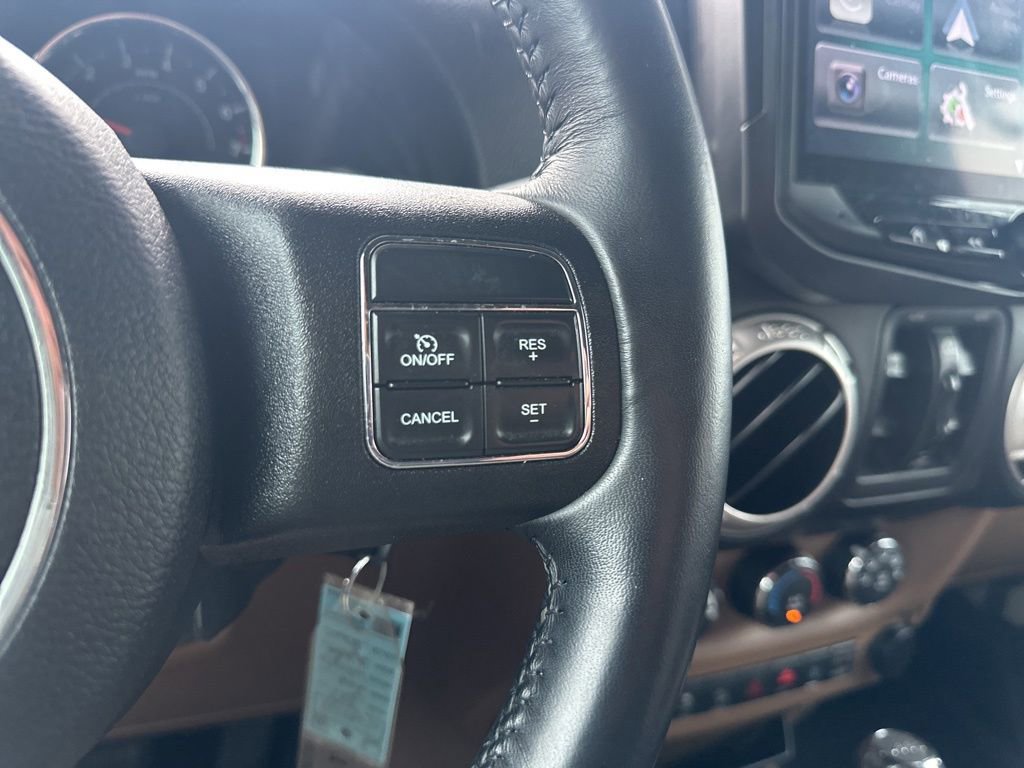 Used 2017 Jeep Wrangler Unlimited Rubicon w/ Connectivity Group AWD/4WD image 22