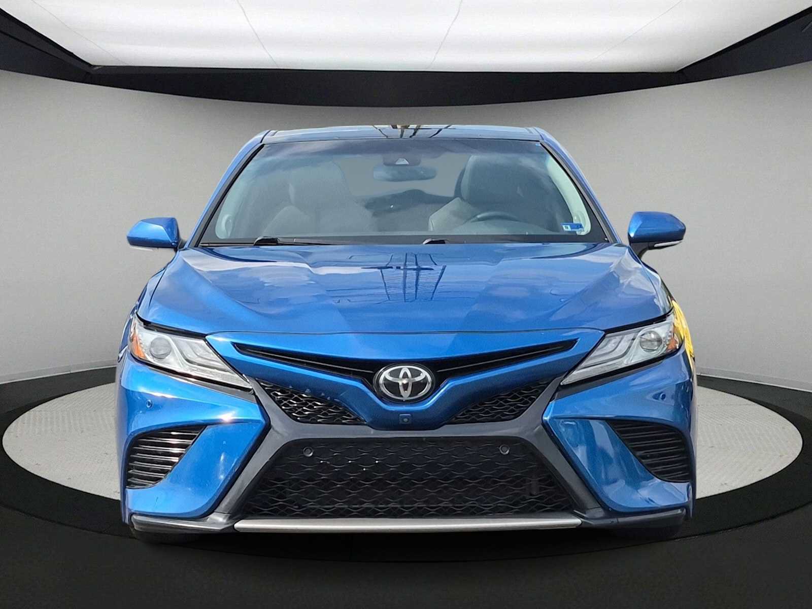 Used 2018 Toyota Camry XSE w/ Driver Assist Package FWD image 3