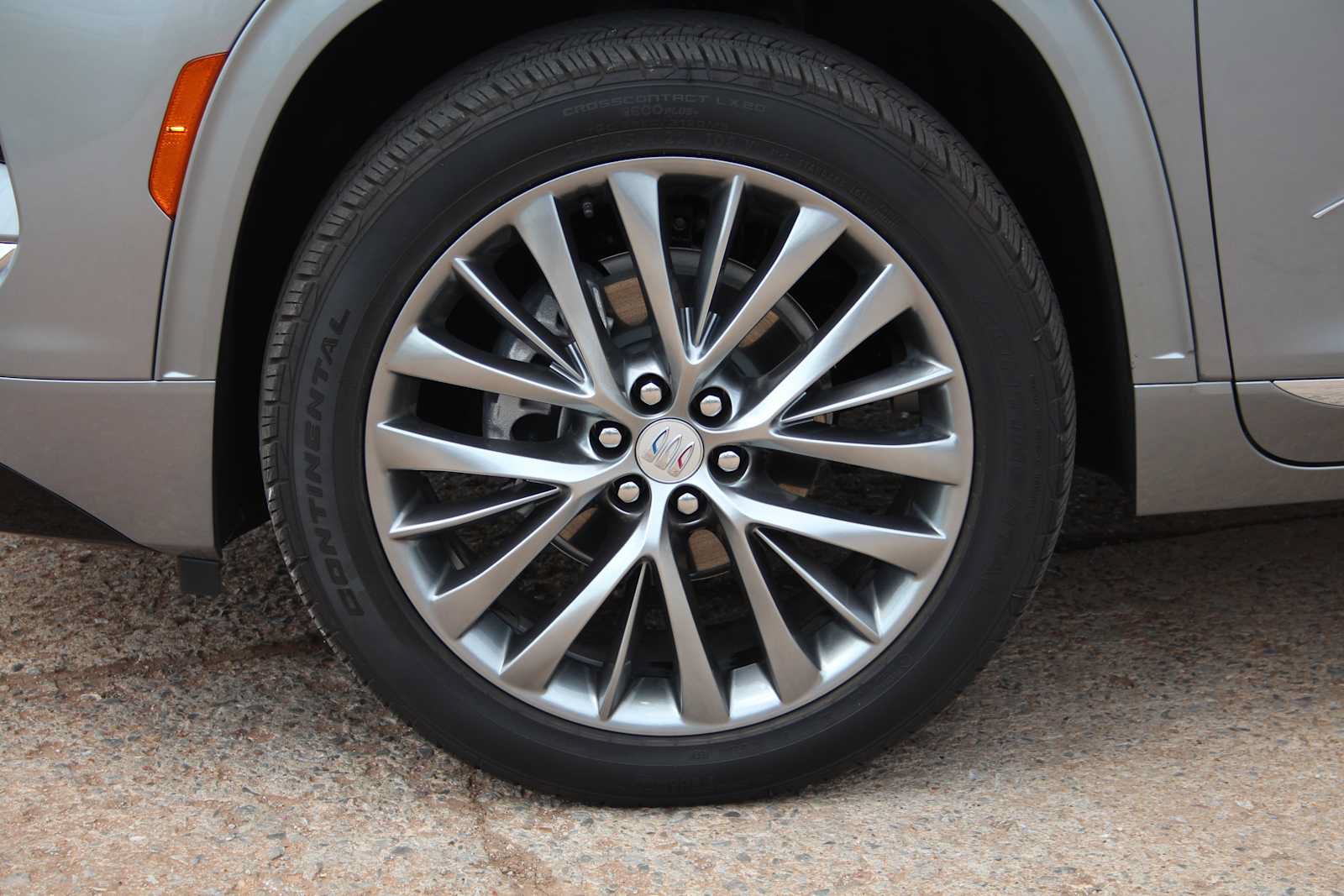 Used 2025 Buick Enclave Avenir AWD/4WD image 17