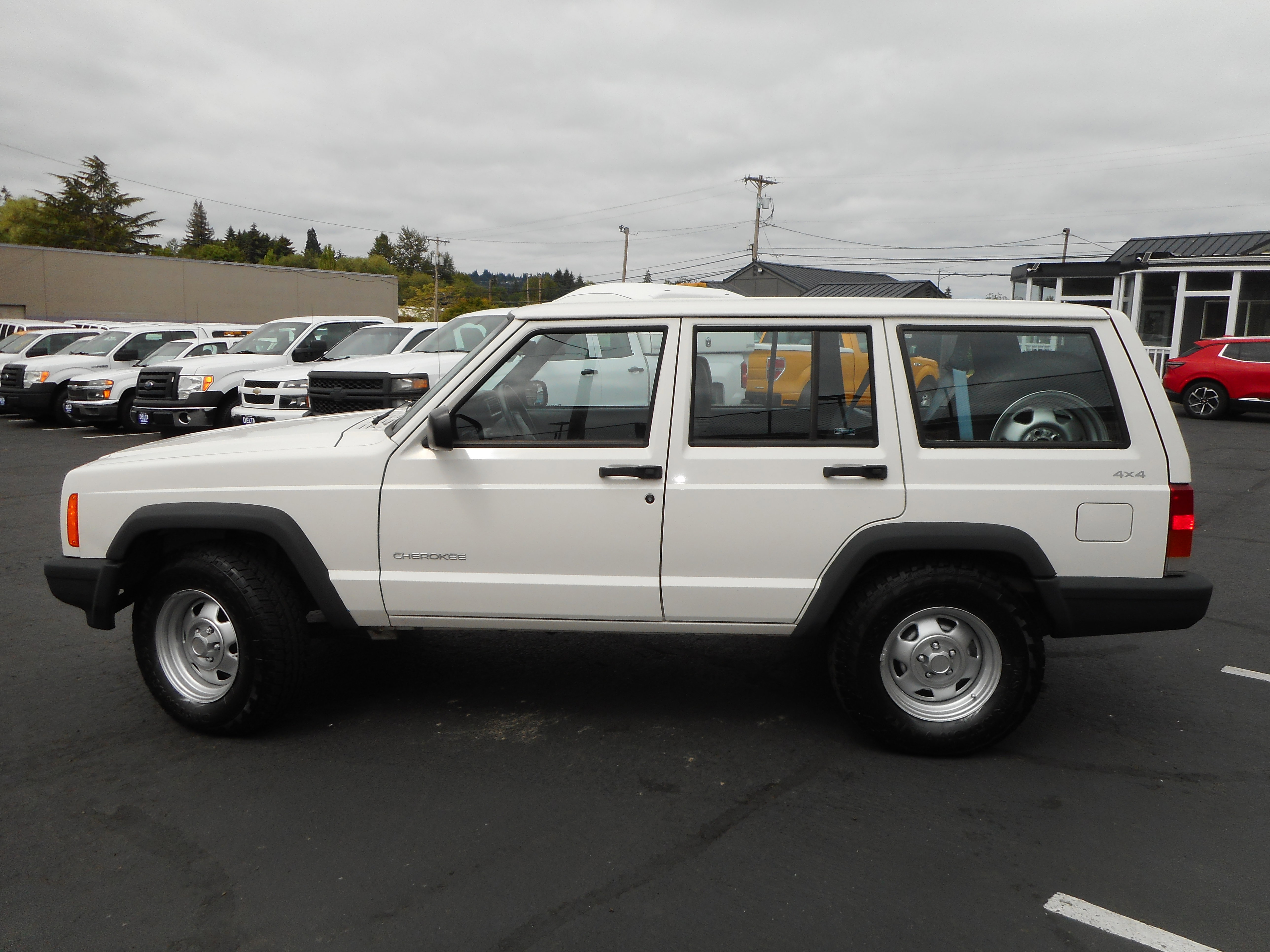 Used 1999 Jeep Cherokee SE AWD/4WD image 2