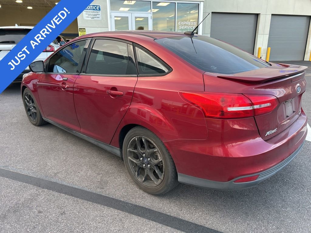 Used 2015 Ford Focus SE w/ Equipment Group 201A image 4