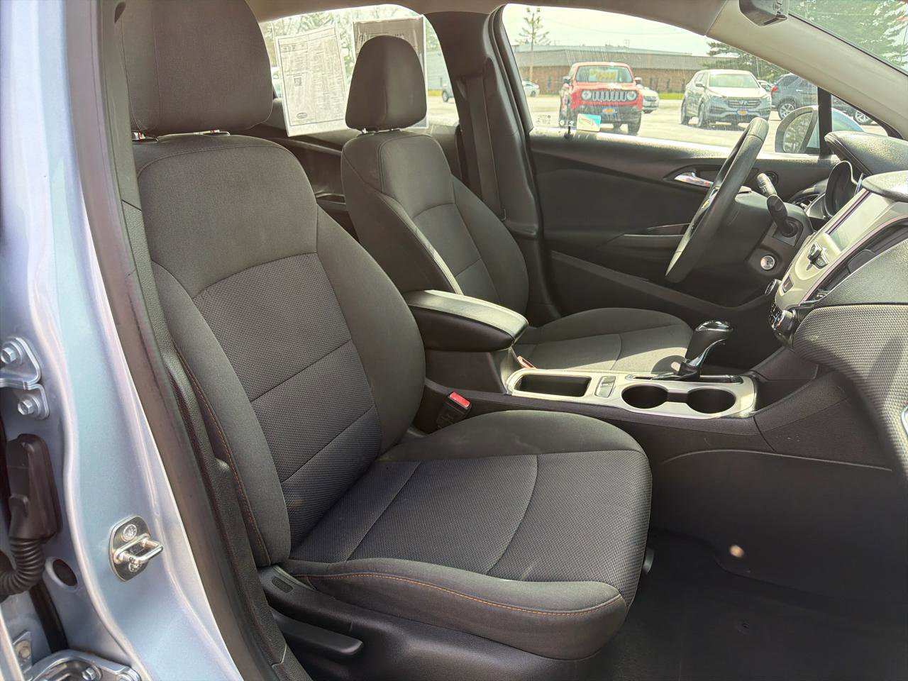 Used 2017 Chevrolet Cruze LS FWD image 16