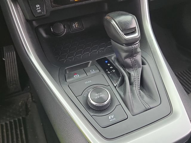 Used 2024 Toyota RAV4 SE AWD/4WD image 19