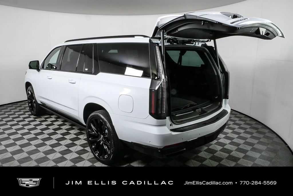Used 2026 Cadillac Escalade ESV Platinum Sport w/ LPO, ONYX Package AWD/4WD image 35