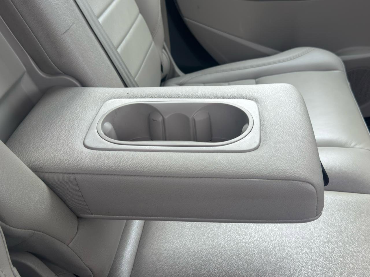 Used 2015 Ford C-MAX Energi SEL w/ Equipment Group 301A image 39