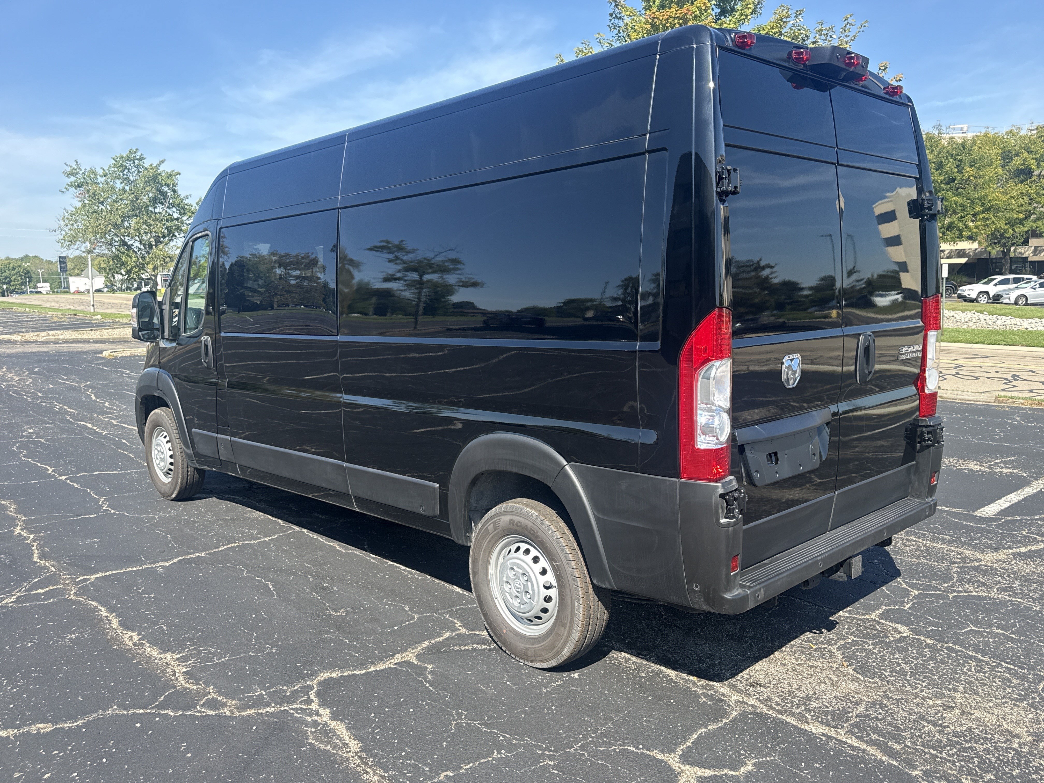 New 2026 RAM ProMaster 3500 w/ Crew Van Package FWD image 6