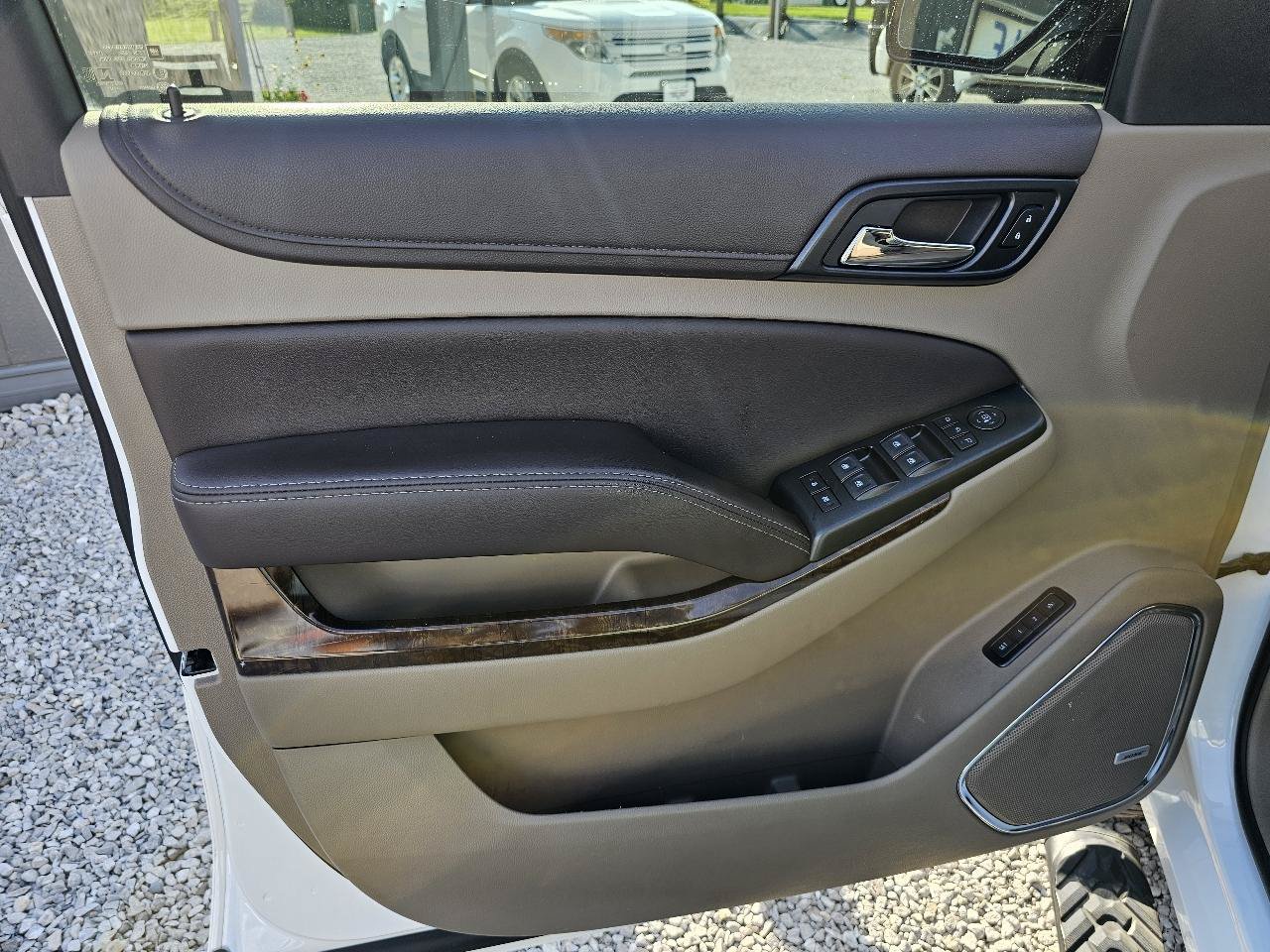 Used 2018 Chevrolet Tahoe LT w/ Luxury Package AWD/4WD image 17