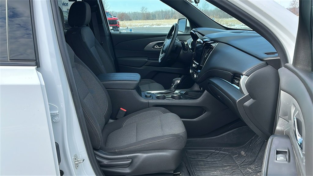 Certified 2023 Chevrolet Traverse LT w/ Midnight/Sport Edition image 34