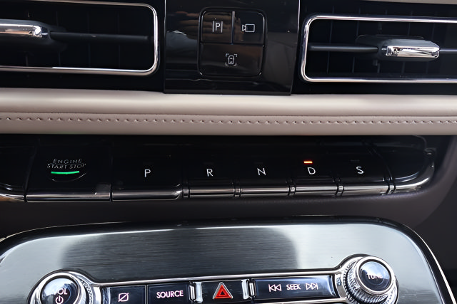 Used 2022 Lincoln Nautilus FWD w/ Premium Package image 28