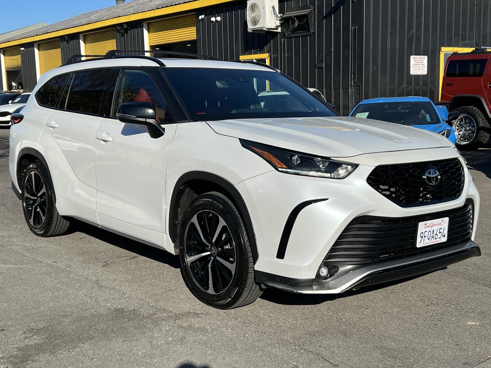 Used 2022 Toyota Highlander XSE FWD image 4