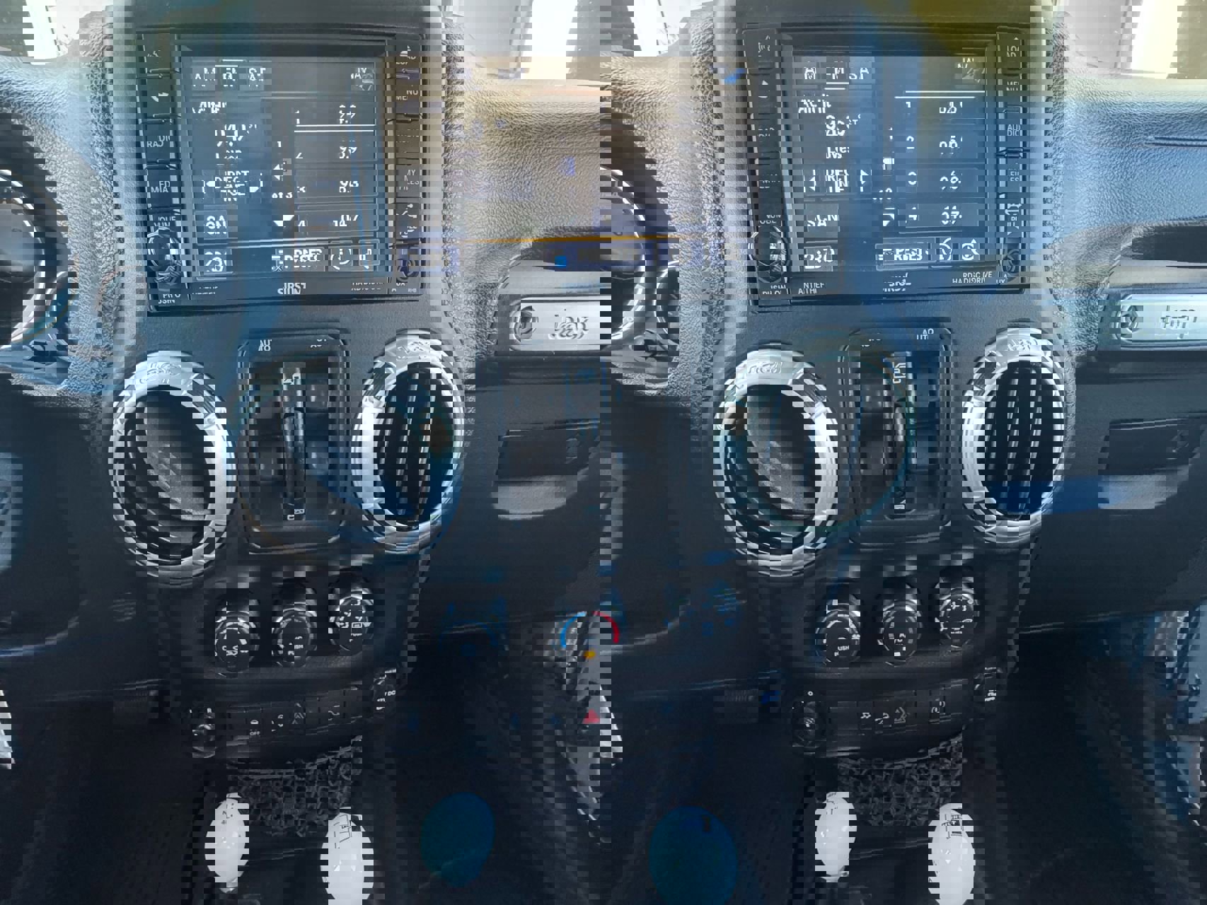 Used 2013 Jeep Wrangler Unlimited Sahara w/ Connectivity Group image 18