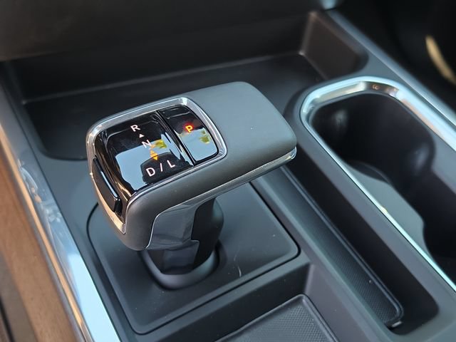New 2026 Chevrolet Silverado 1500 High Country w/ Technology Package AWD/4WD image 27