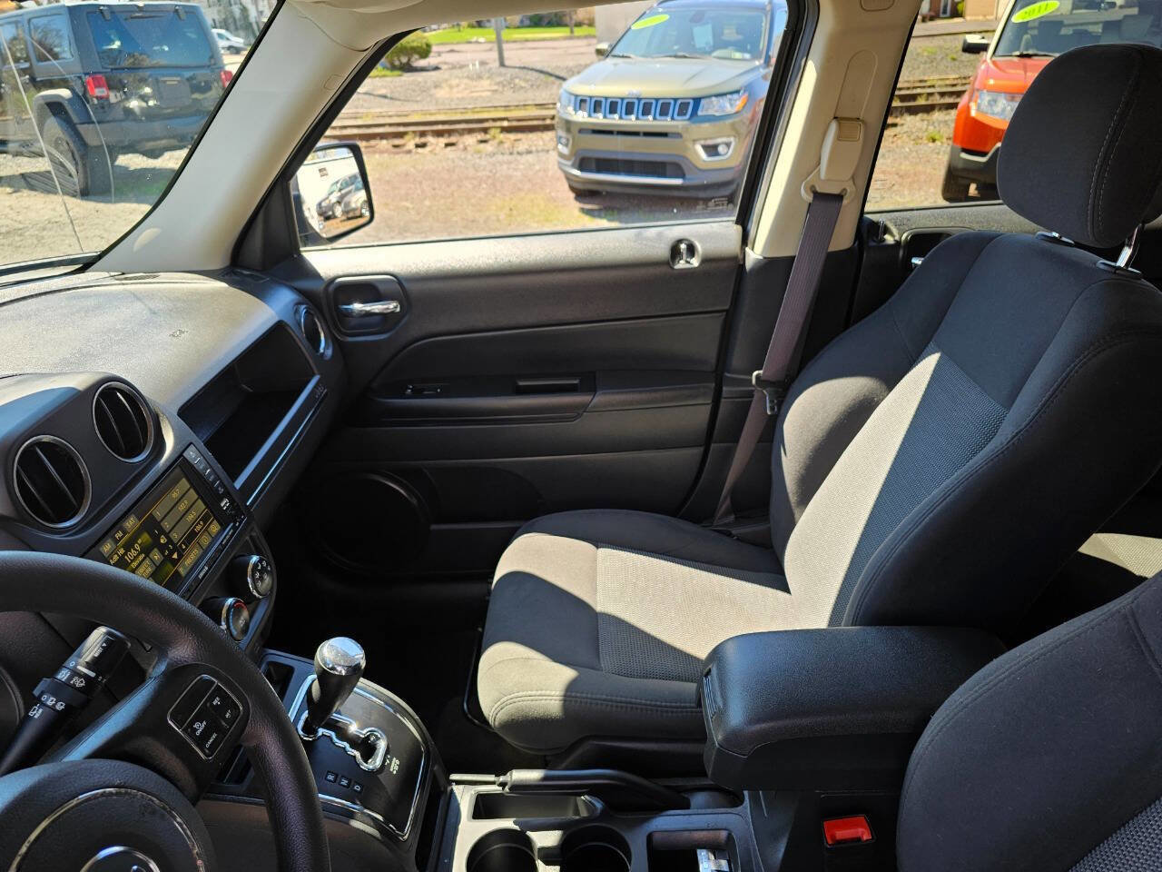 Used 2016 Jeep Patriot Sport w/ Power Value Group image 9