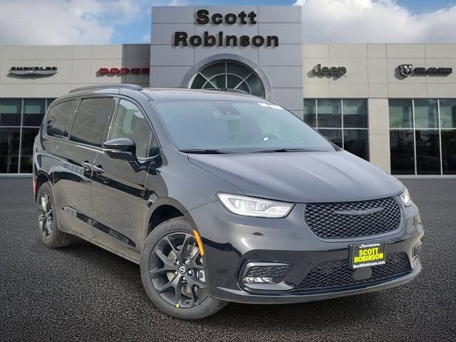 New 2026 Chrysler Pacifica Limited w/ S Appearance Package image 1