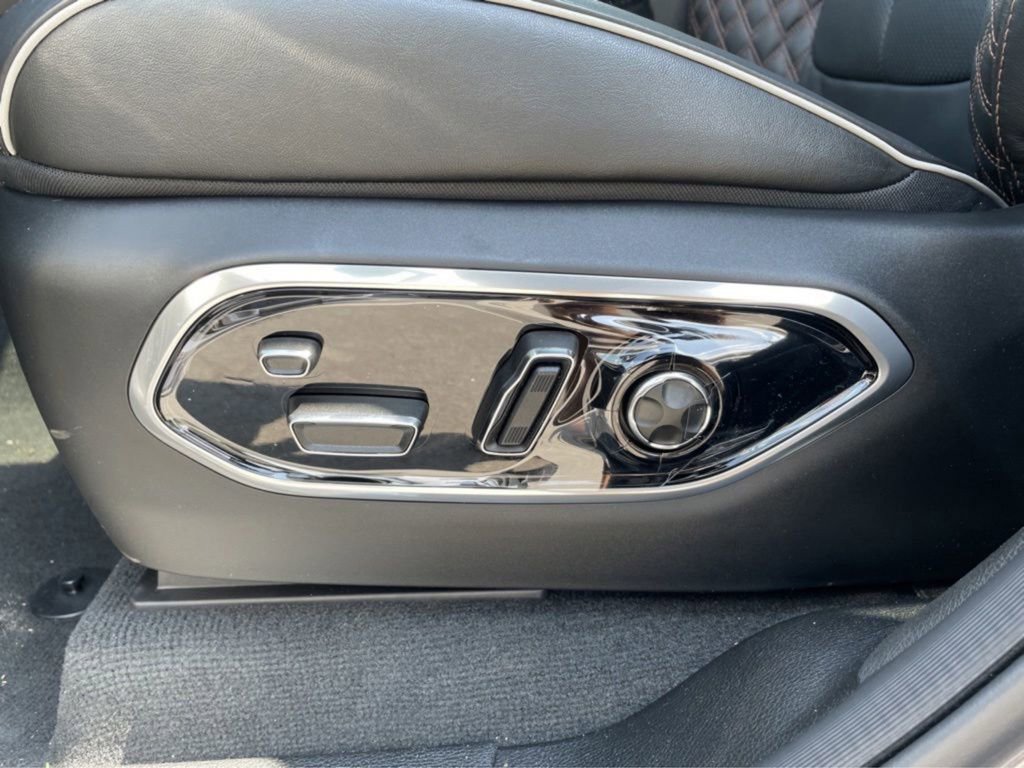 Used 2023 Jeep Grand Cherokee Summit image 25