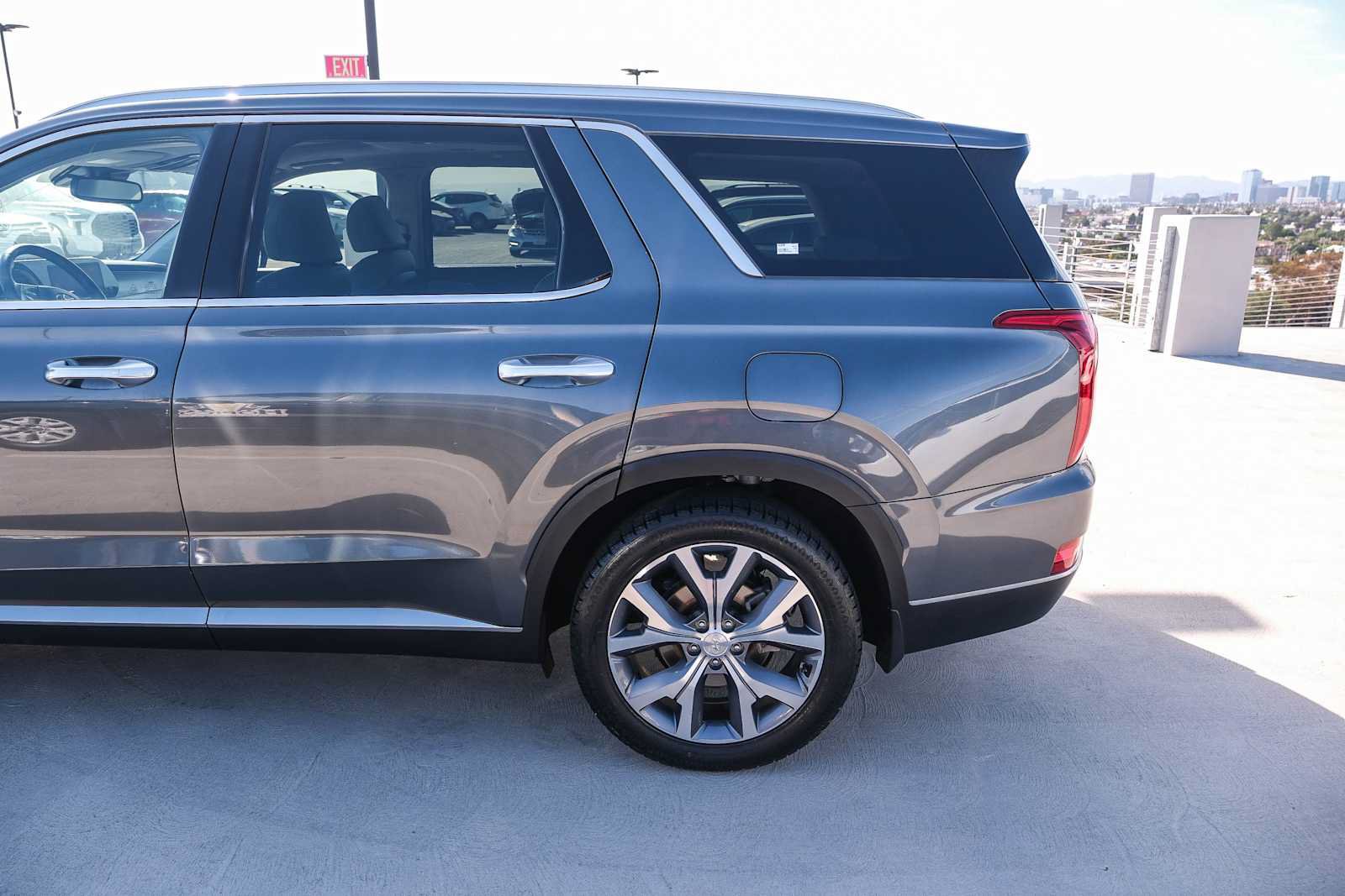 Used 2021 Hyundai Palisade SEL w/ Premium Package FWD image 8