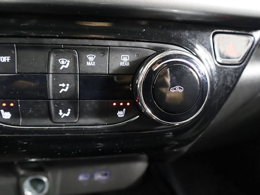 Used 2024 Chevrolet Trax LT w/ LT Convenience Package FWD image 46