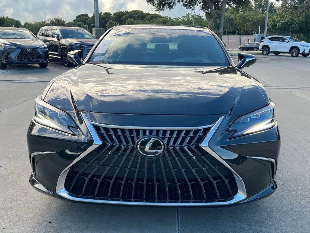 Certified 2024 Lexus ES 300h Ultra Luxury w/ Accessory Package (Z2) FWD image 2