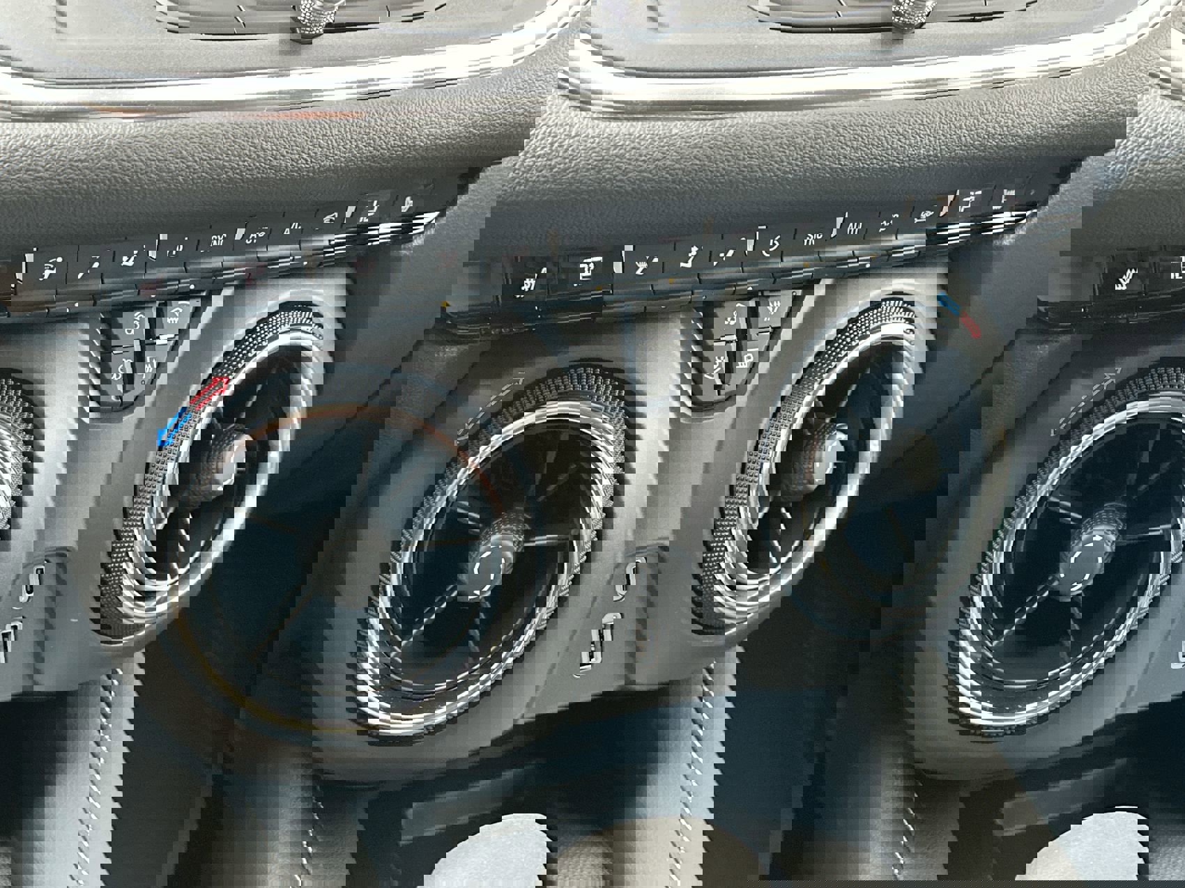 New 2025 Chevrolet Blazer LT w/ Convenience Package image 18