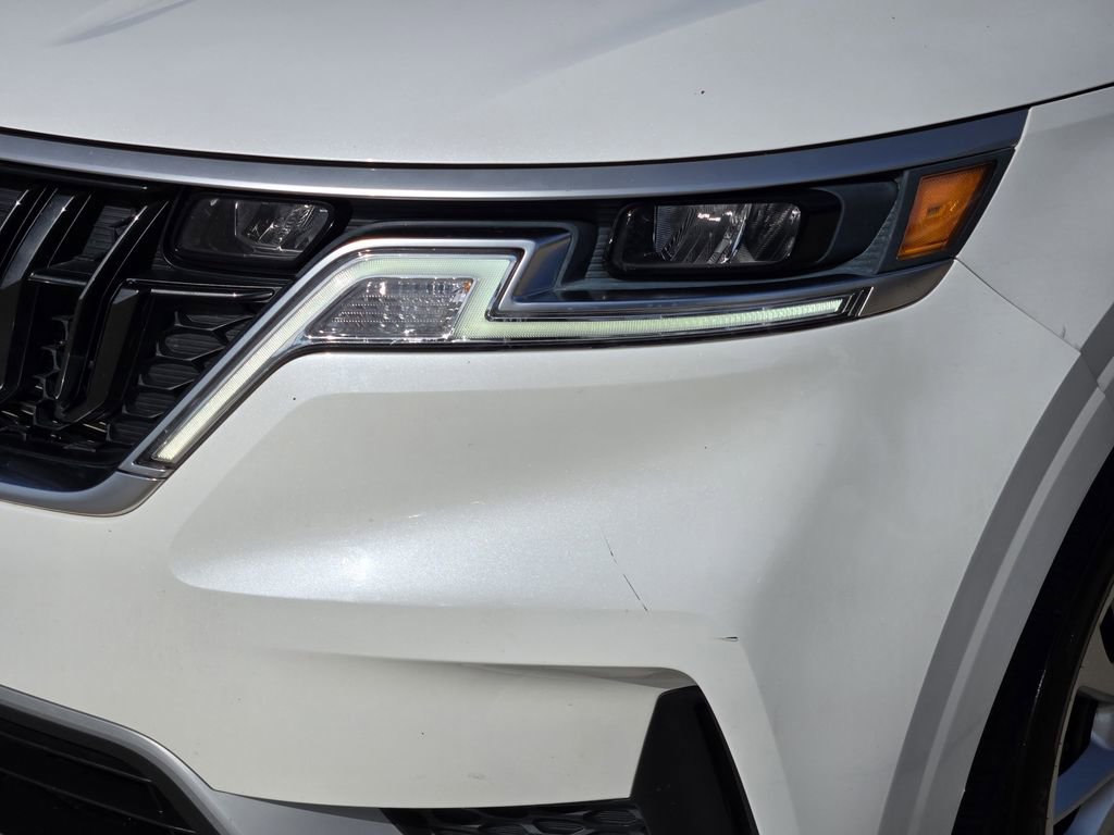 Used 2022 Kia Carnival LX image 8