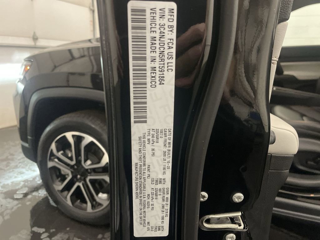 Used 2024 Jeep Compass Limited image 18